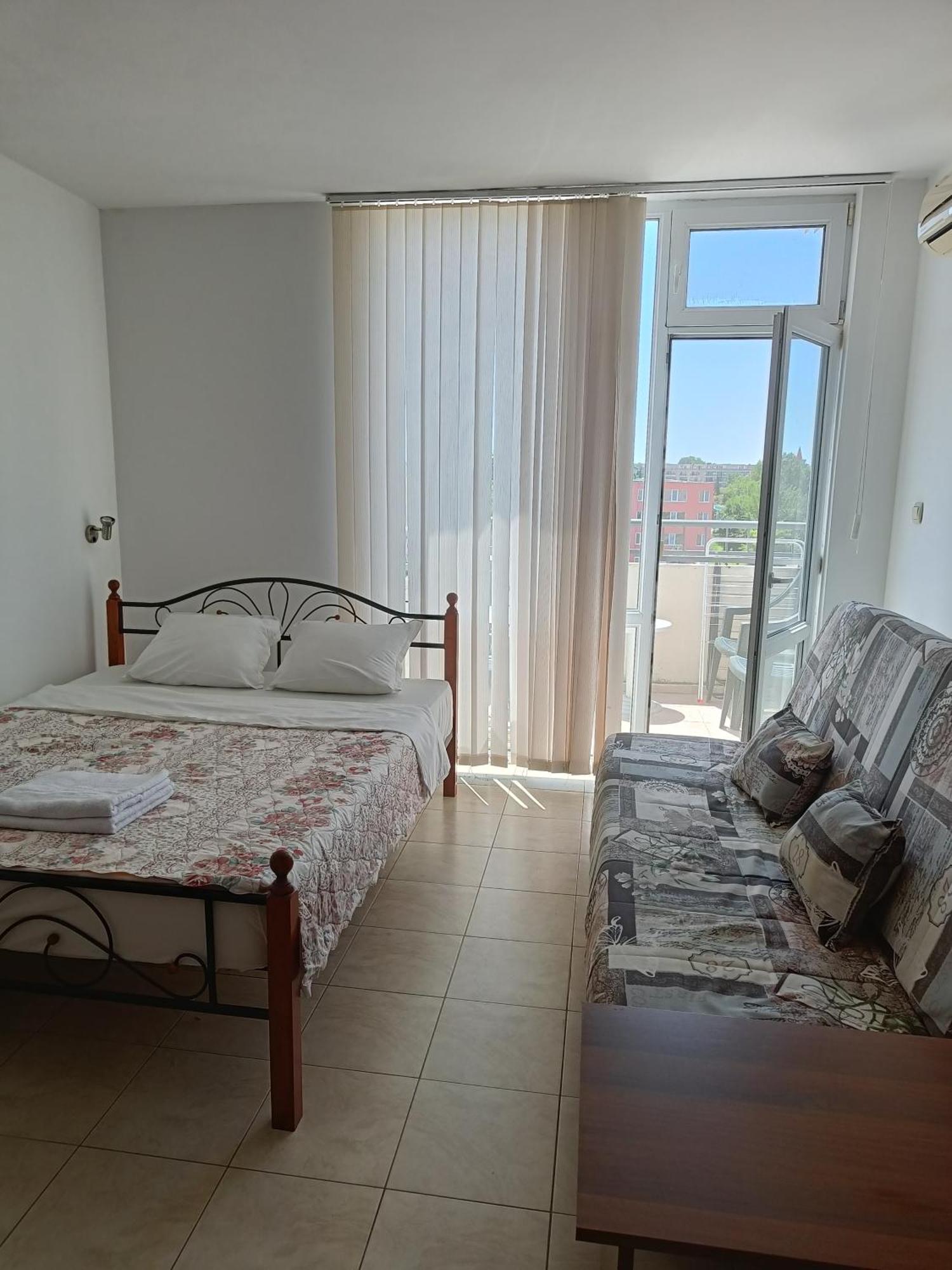 סאני ביץ' Rose Residence מראה חיצוני תמונה